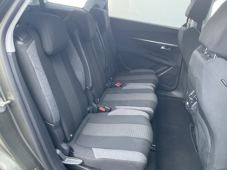 Vehicle Image 37