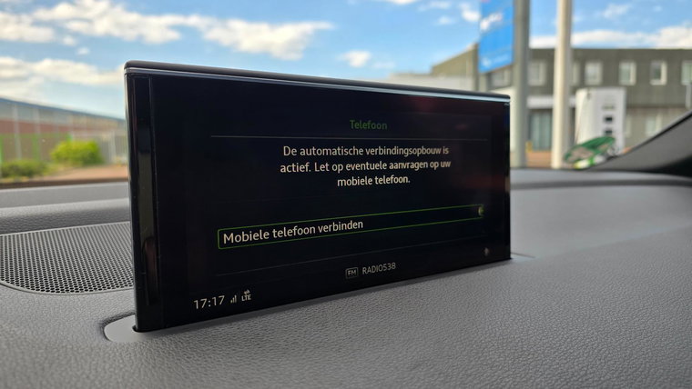 Vehicle Image 25