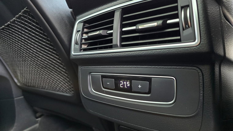 Vehicle Image 43