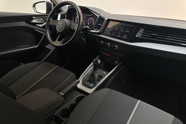 Vehicle Image 13