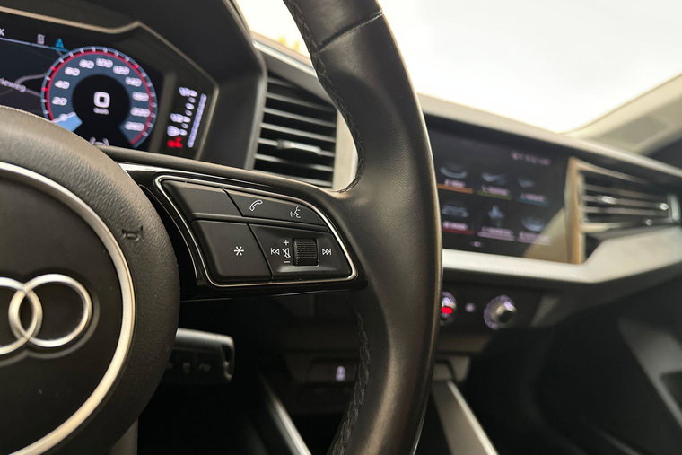 Vehicle Image 19