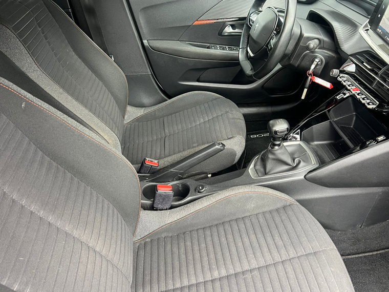 Vehicle Image 14