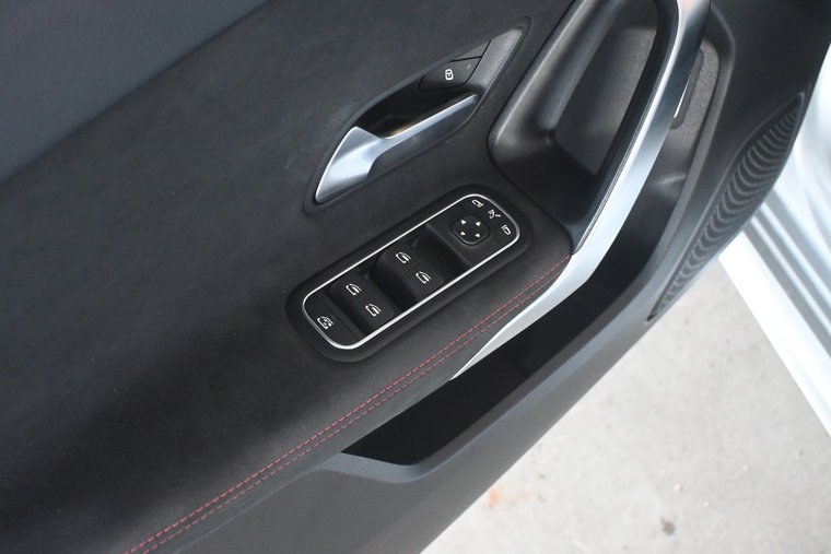 Vehicle Image 33