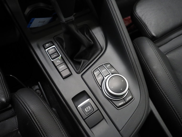 Vehicle Image 32