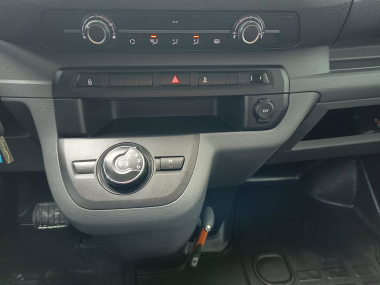 Vehicle Image 28
