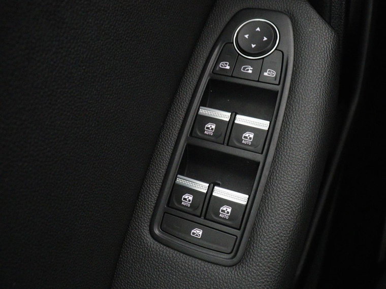 Vehicle Image 34