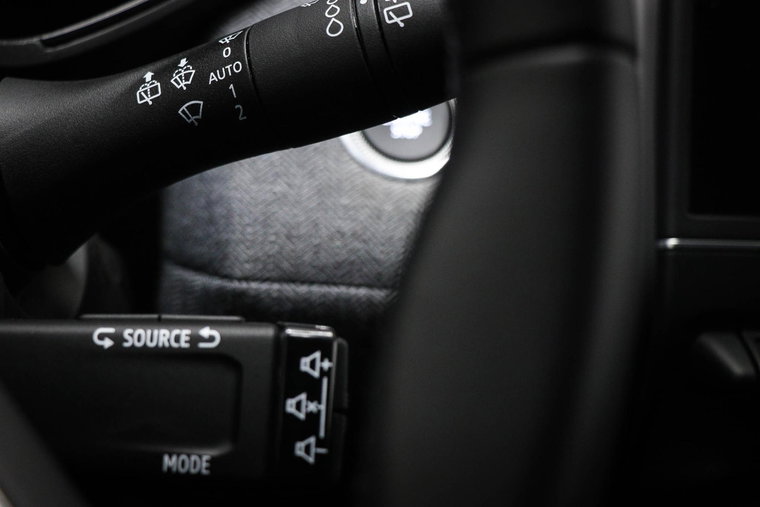 Vehicle Image 32