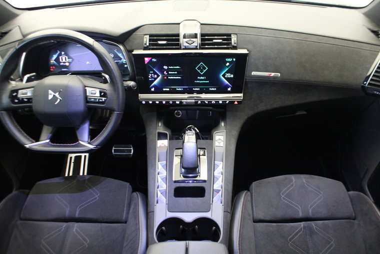 Vehicle Image 15