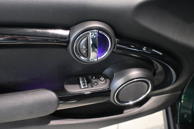 Vehicle Image 38