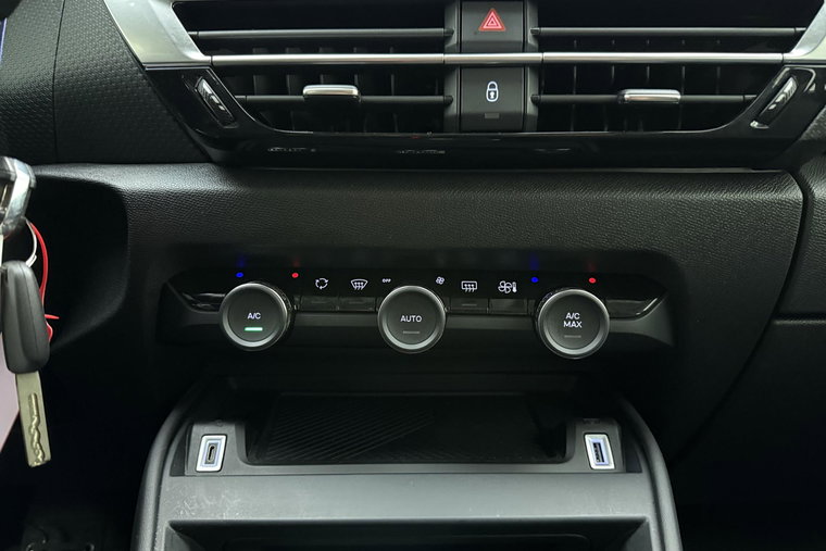 Vehicle Image 24