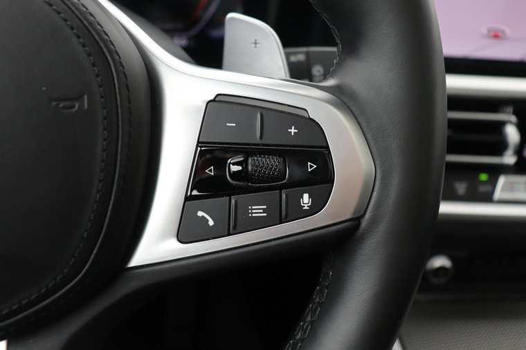 Vehicle Image 38