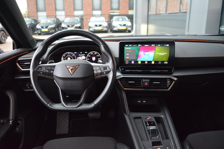 Vehicle Image 11