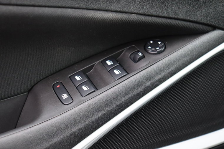 Vehicle Image 23