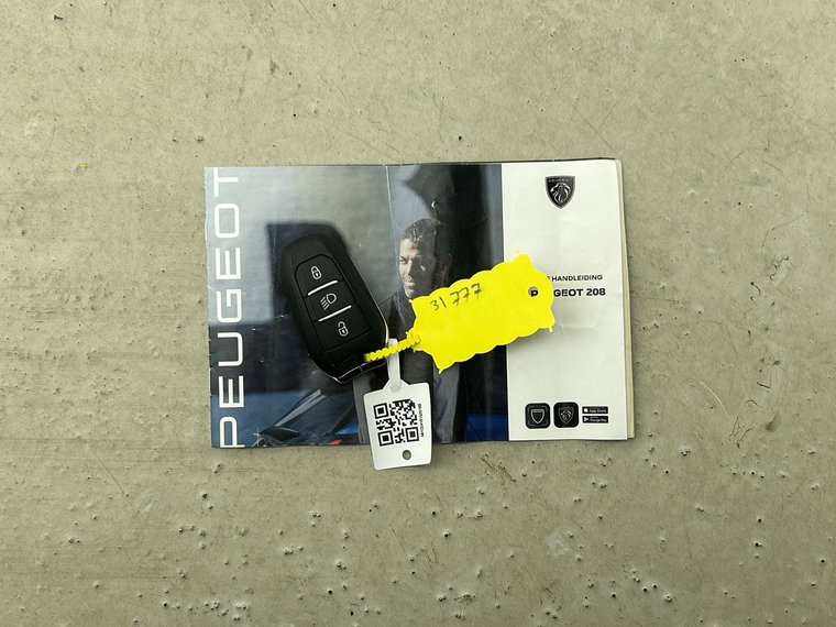Vehicle Image 25