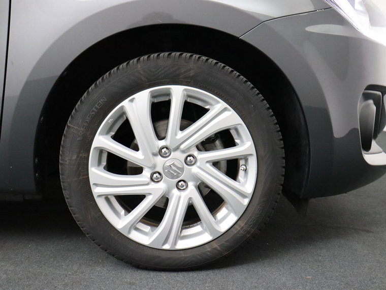 Vehicle Image 14