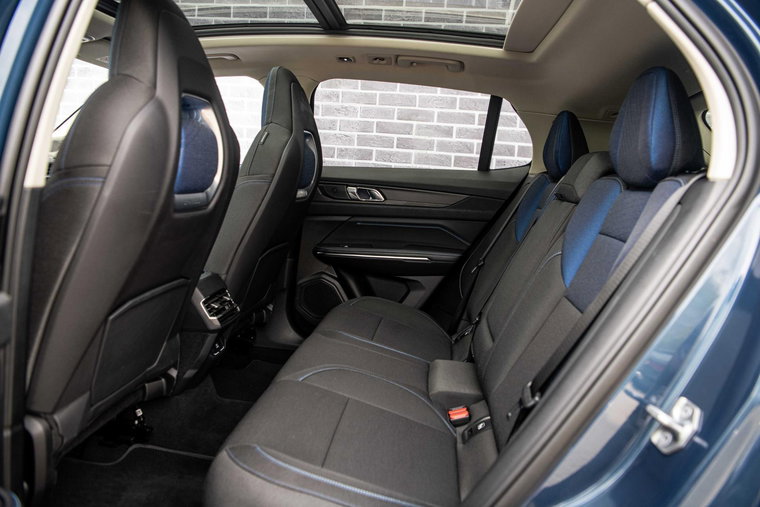 Vehicle Image 11