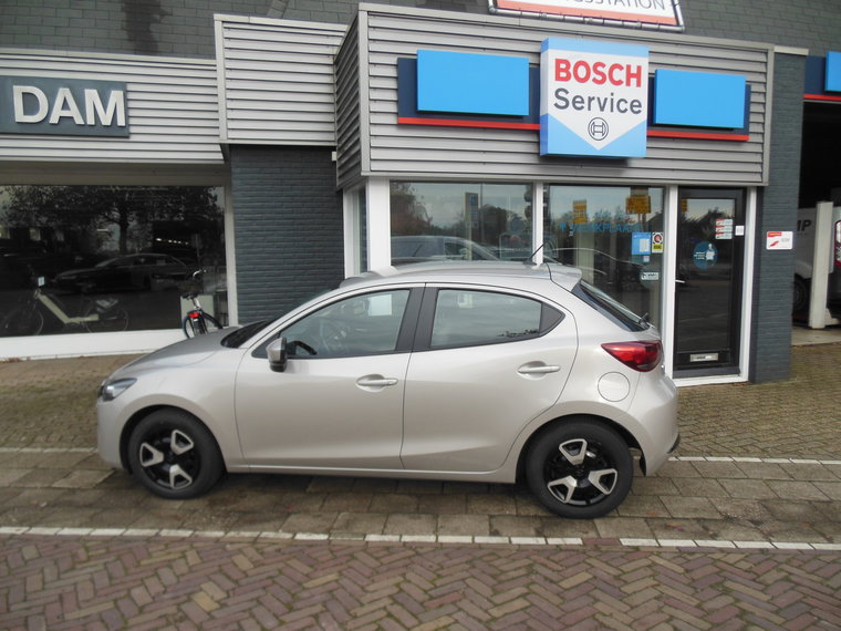 Vehicle Image 3