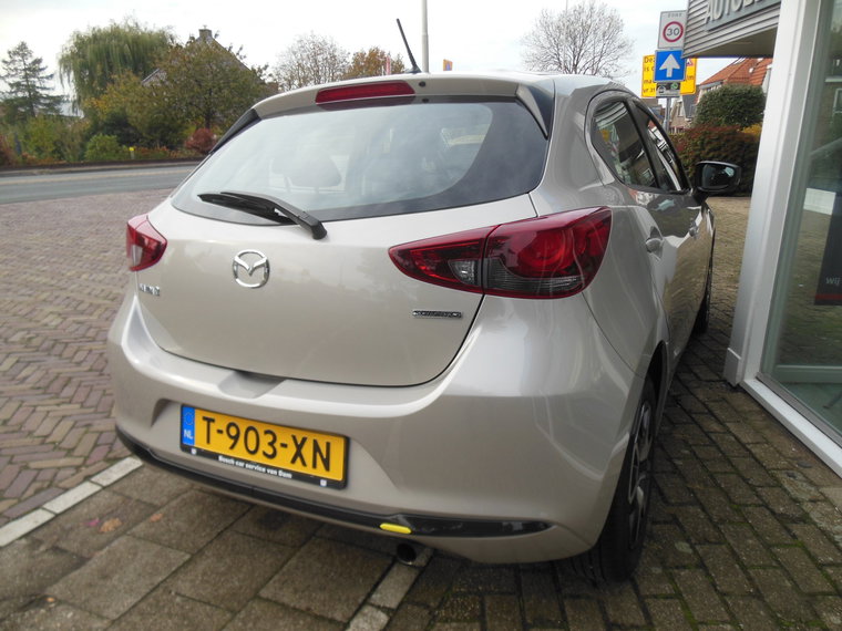 Vehicle Image 4