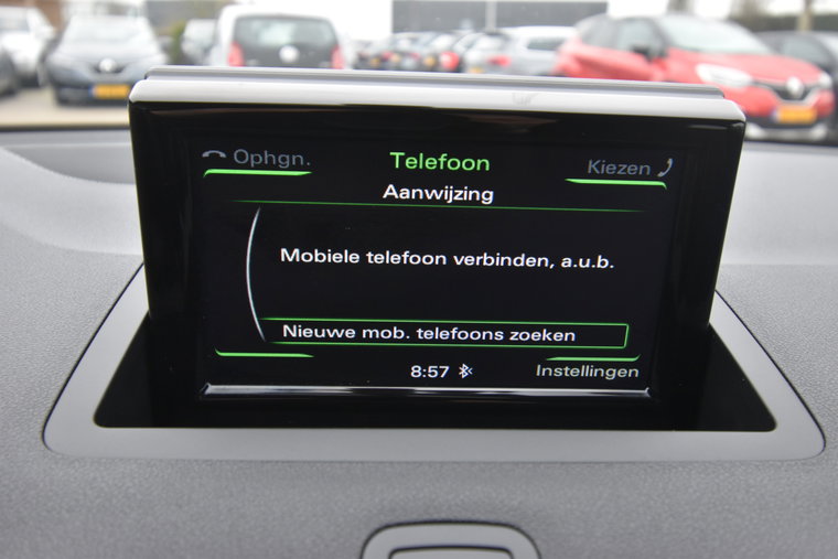 Vehicle Image 25