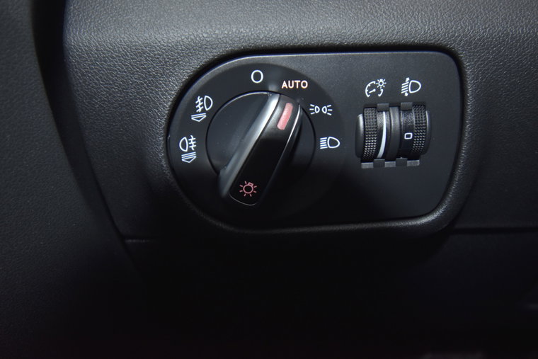 Vehicle Image 32