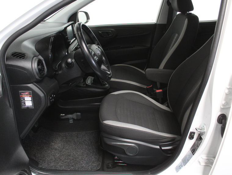 Vehicle Image 23