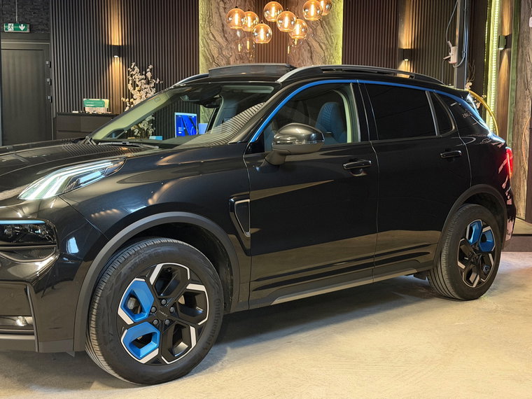 Vehicle Image 6