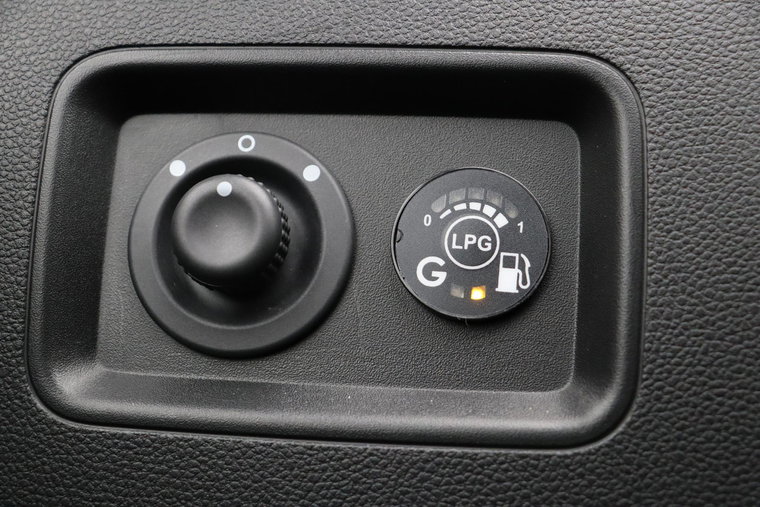 Vehicle Image 38