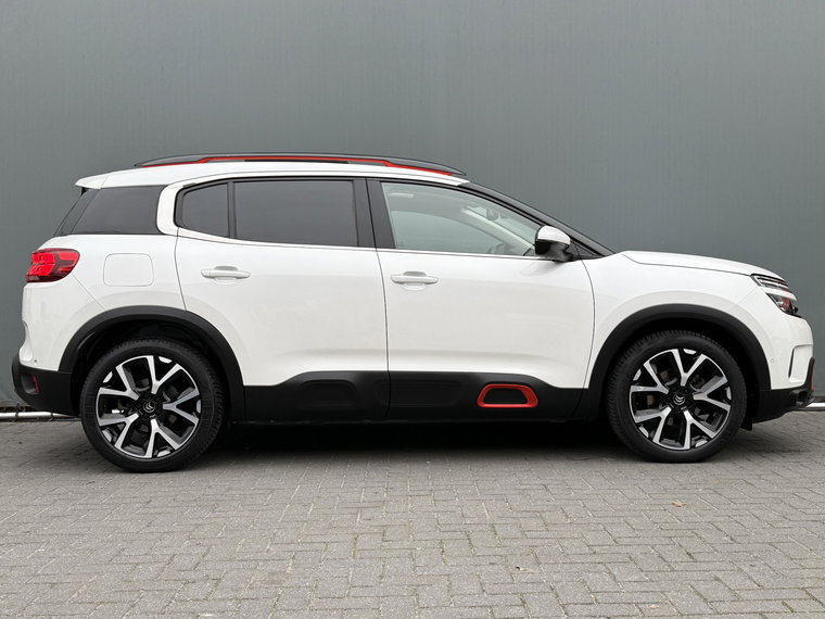 Vehicle Image 32