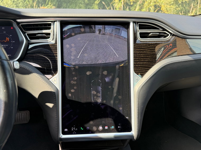 Vehicle Image 21