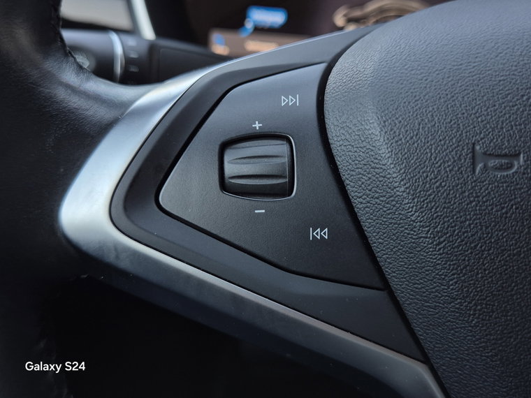 Vehicle Image 38