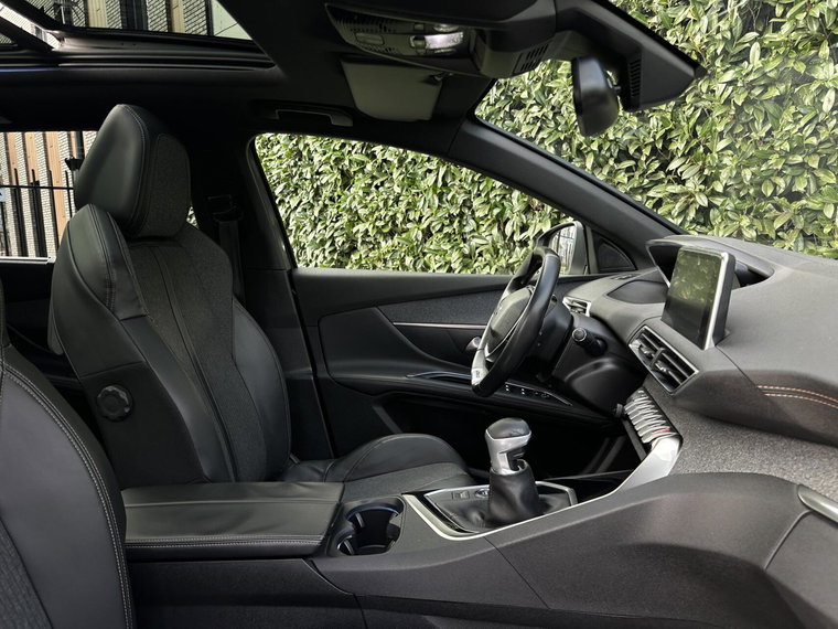 Vehicle Image 37