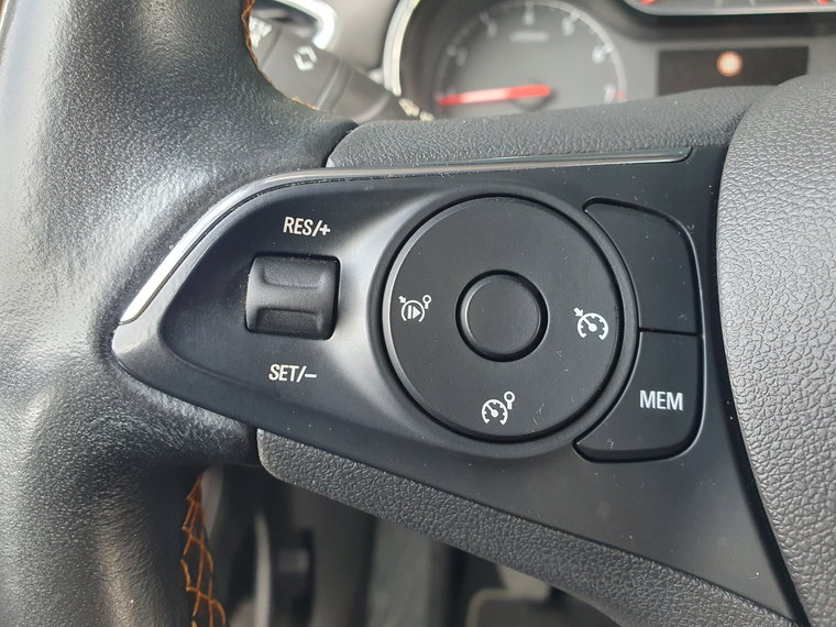 Vehicle Image 38