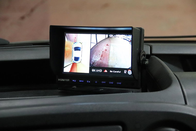 Vehicle Image 9