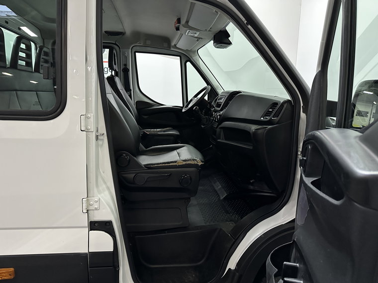 Vehicle Image 27