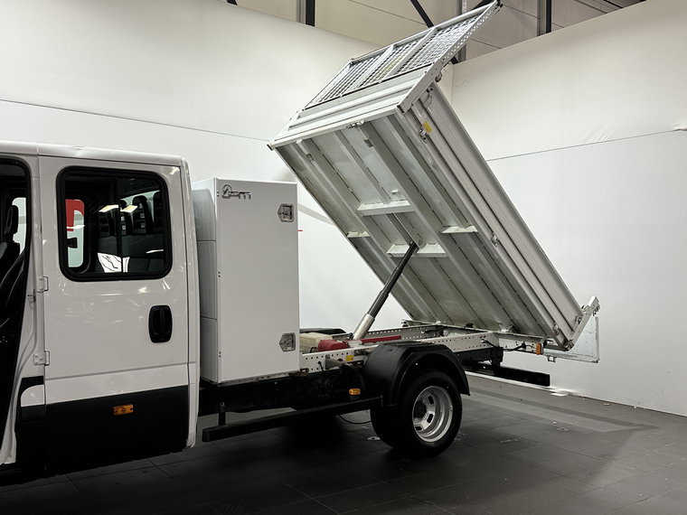Vehicle Image 33