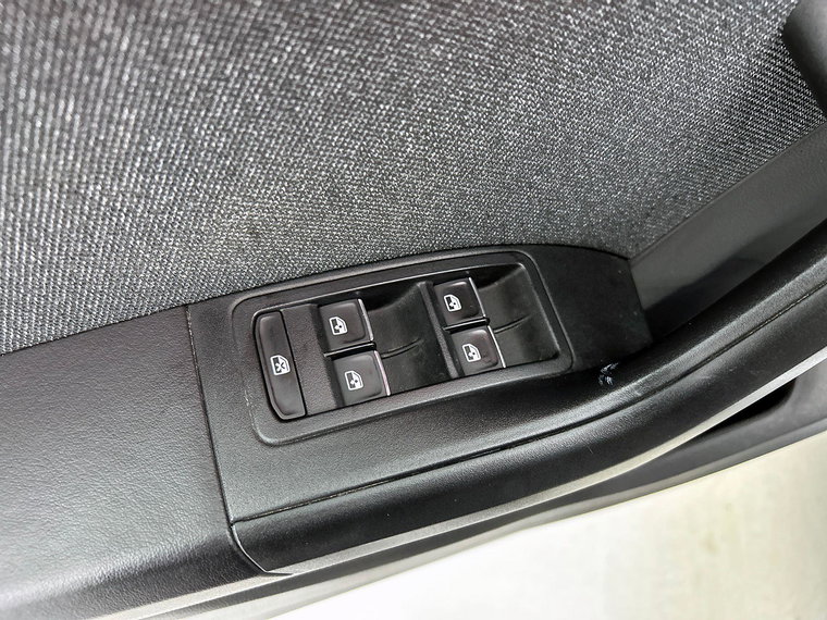 Vehicle Image 29