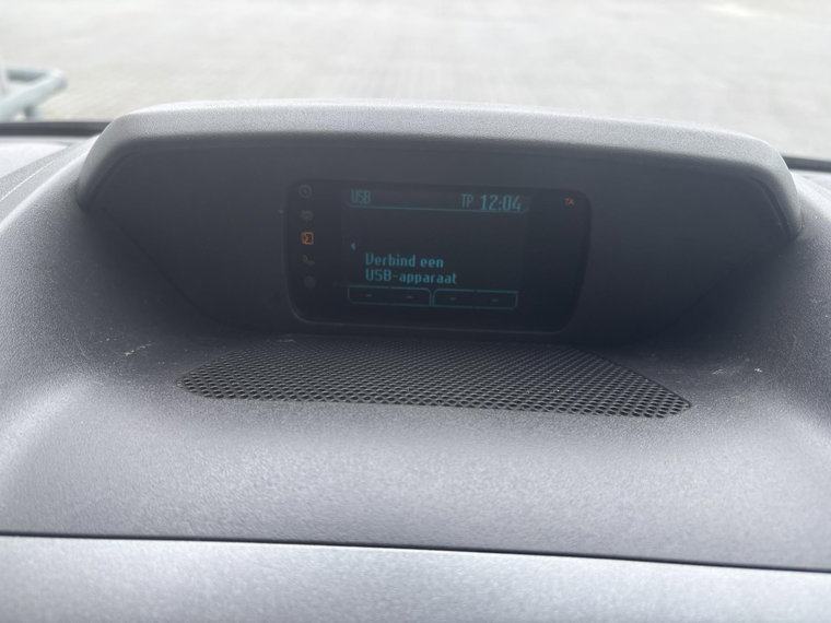 Vehicle Image 35