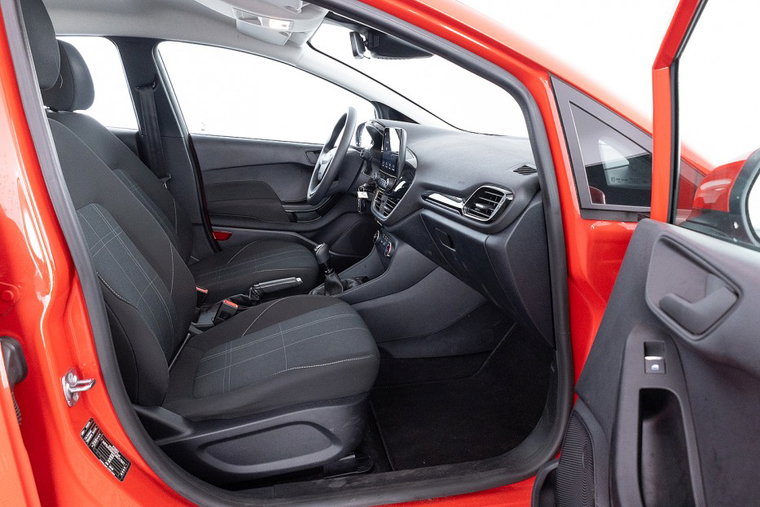 Vehicle Image 6