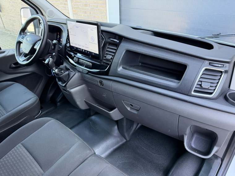Vehicle Image 38