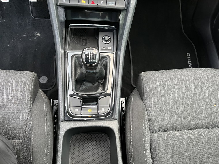 Vehicle Image 25