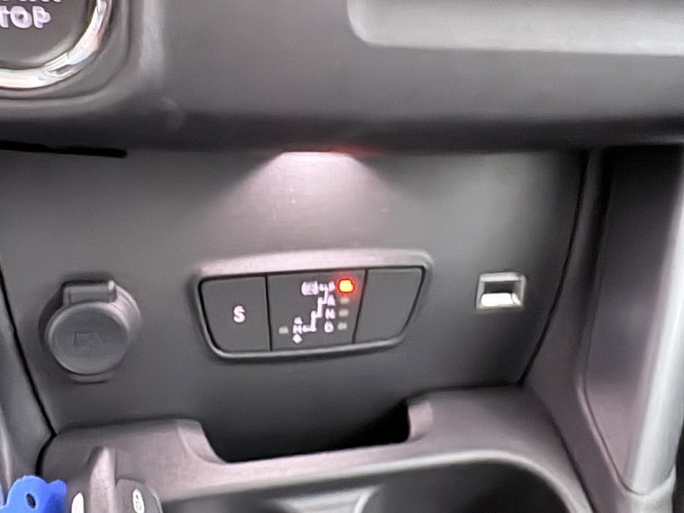Vehicle Image 28