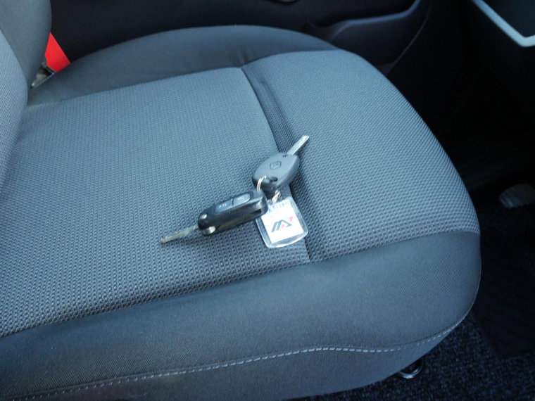 Vehicle Image 17
