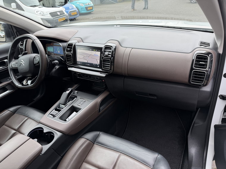 Vehicle Image 52
