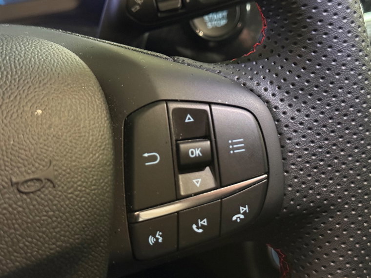 Vehicle Image 24