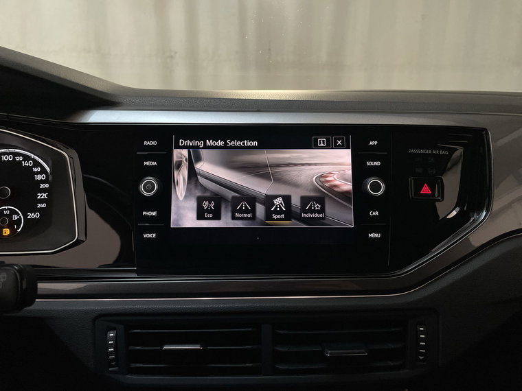 Vehicle Image 21