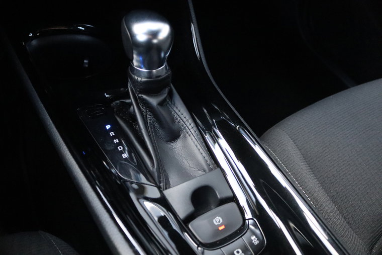 Vehicle Image 25