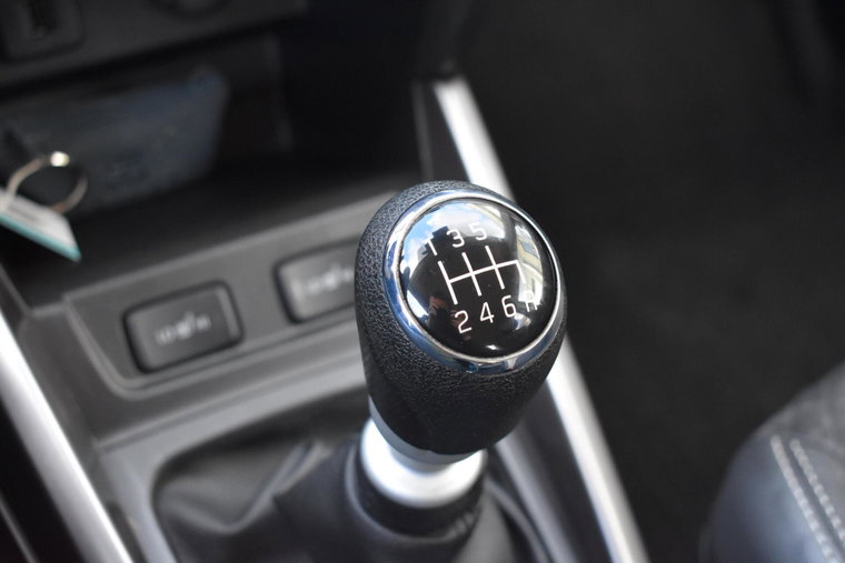Vehicle Image 25
