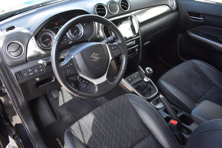 Vehicle Image 9