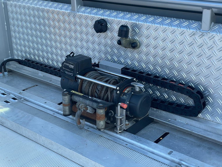 Vehicle Image 9