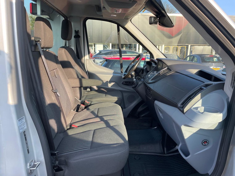 Vehicle Image 10